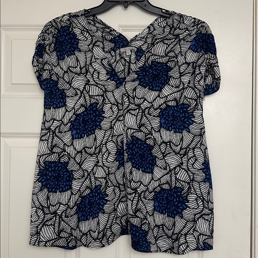 Nic+Zoe Petal Bloom Top Blue/Black Floral Size 1X EUC - Picture 2 of 12